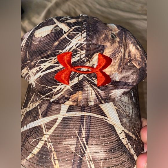 Under Armour baseball style hat - Picture 5 of 6